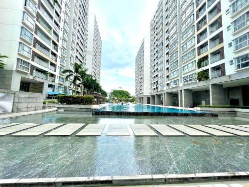 SECC Luxury 2-BR Apartment, Scenic Valley, Saigon Exhibition and Convention Center, FV Hospital, Phu My Hung District 7