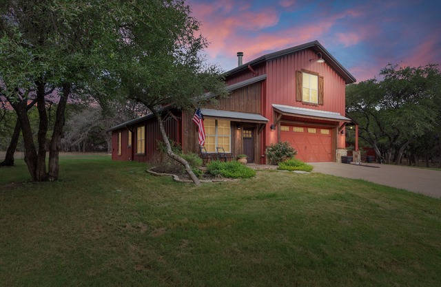 Secluded 12 Acre Ranch - 20min for Downtown Waco