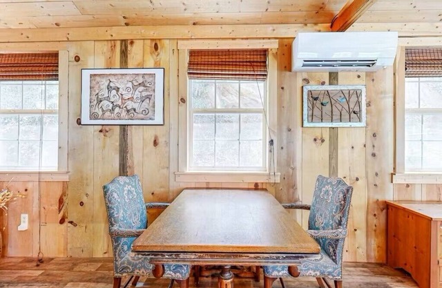 Secluded and Cozy cabin in the Smokies - Whittier NC - Pet Friendly