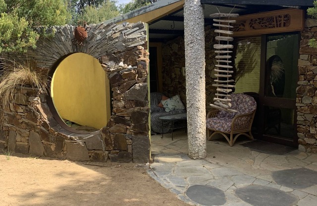 Secluded back beach retreat