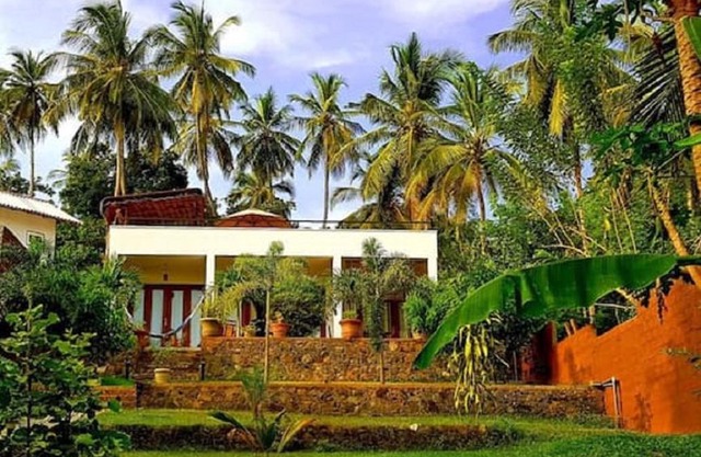 Secluded beach house, Seenimodara, Sri Lanka