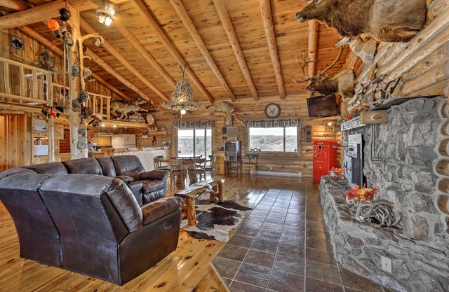 Secluded Belle Fourche Cabin: Group Friendly!