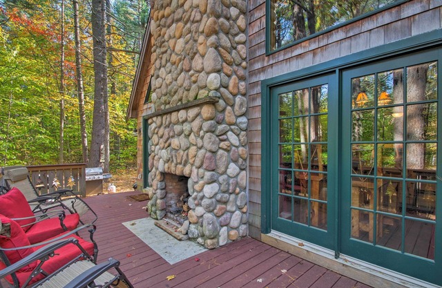 Secluded Conway Home w/Theater Room & Hot Tub!