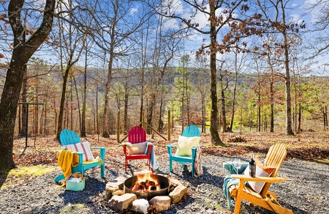 Secluded Cottage on 50 Acres - -30 min from Hochatown