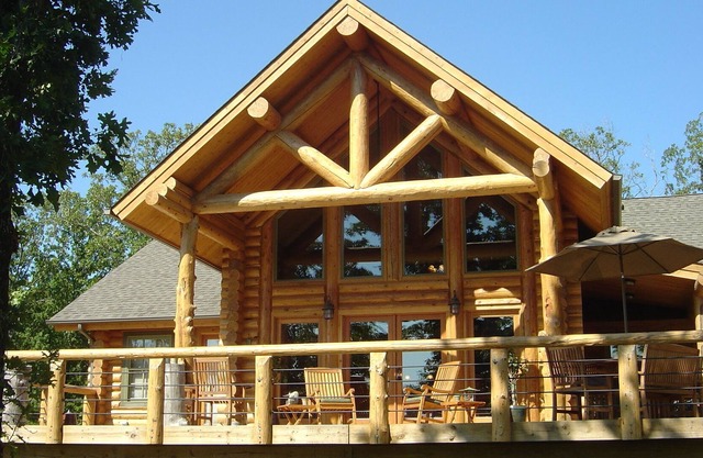 Secluded Full Log home on 12 wooded acres with view of Lake Tenkiller.