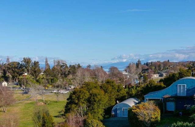 Secluded Hideaway - Great Views *No Service Fee*