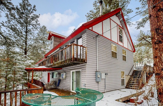 Secluded lake view home with private beach access & game room