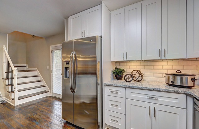 Secluded living in Woodstock! Pets and Long stays OK! Sleeps 12+