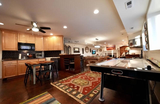 Secluded Mountain Escape ★ XL Hot Tub ★ Close to Ski Fields ★ 1G Fiber