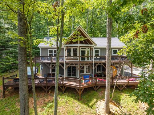 Secluded Mountain Retreat Near Downtown AVL