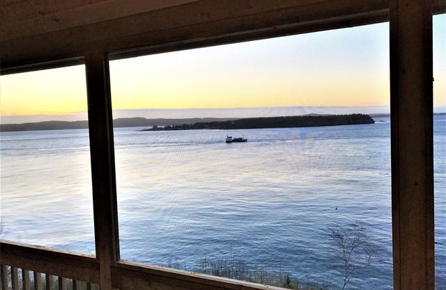 Secluded Oceanfrot cottage:Unbelievable oceanfront views-Screened in Gazebo