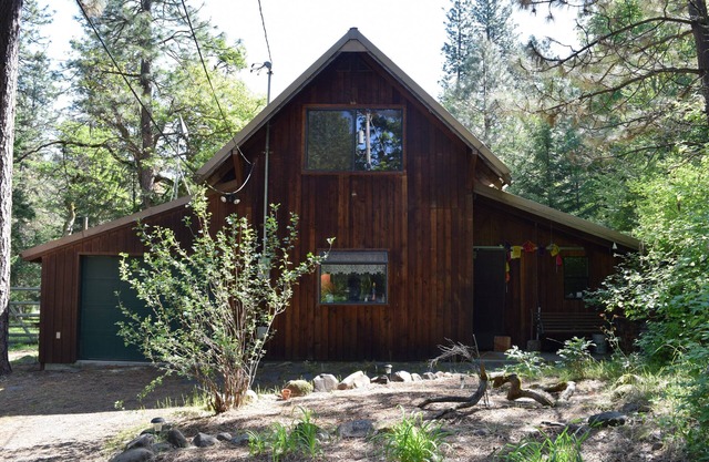 Secluded, Peaceful, Rustic Cabin on 24 acres with seasonal creek