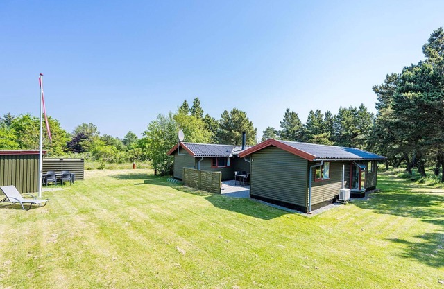 Secluded Pine Tree Cottage-By Traum