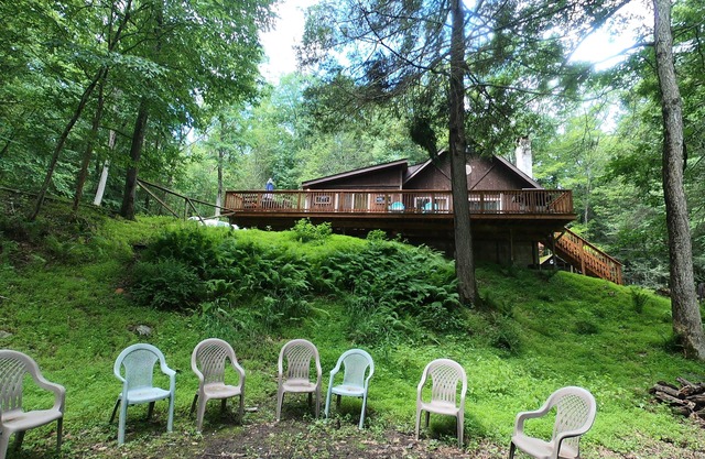 Secluded Pocono lodge, perfect for a weekend getaway with friends or family
