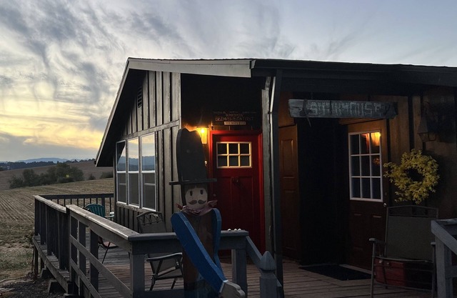 Secluded Quiet Country Getaway- The Bunkhouse- Spectacular views and sunsets.