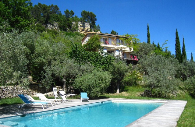 Secluded Sunlit Villa With Superb Southerly Views, 15 Minutes Walk From Village