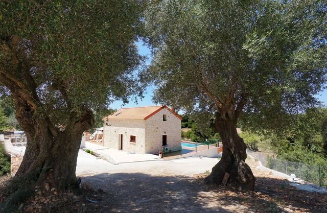Secluded Villa Antikleia with private pool