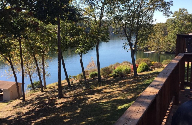 Secluded Waterfront Get Away on Smith Mountain Lake
