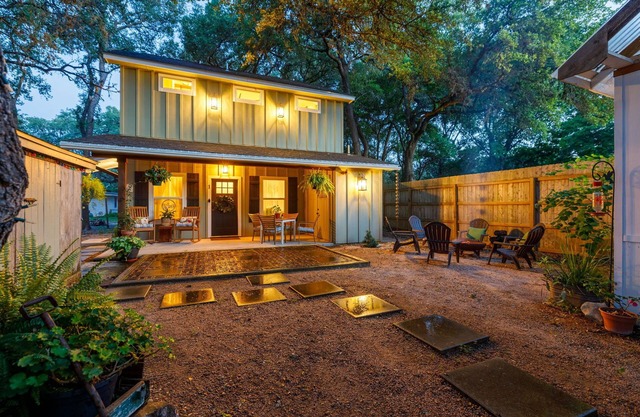 Second Floor of River Haven Guest House w/Hot Tub by Gruene!