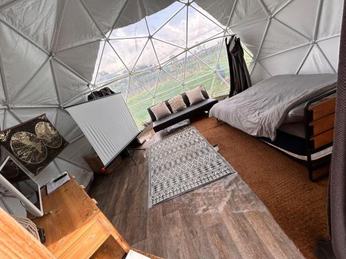 Secret Heated Dome, Hot Tub,Firepit Projector in Lincoln