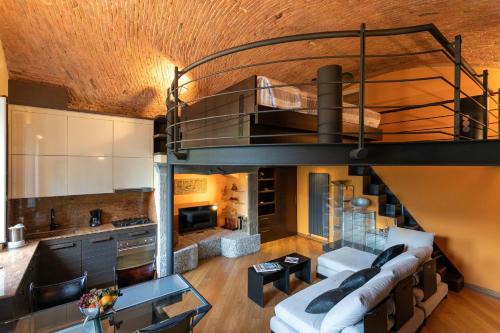 Secret Retreat With Lake View by Halldis