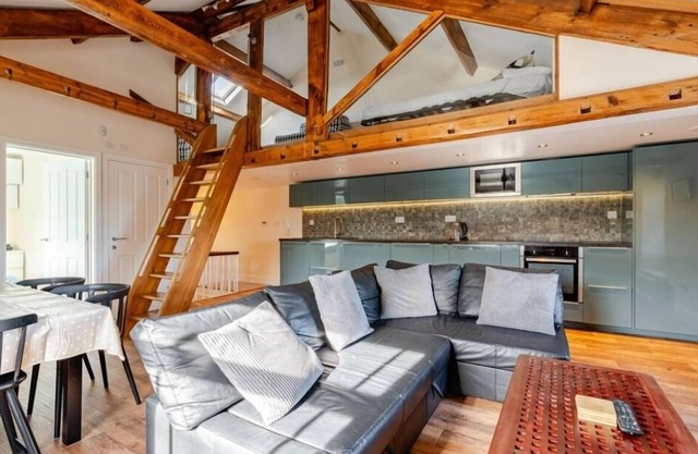 Sedbergh Penthouse - KingBed - Tv - Wifi