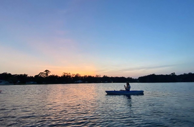 See Our Summer Special - Beautiful Lake Front Cottage - Close to Everything