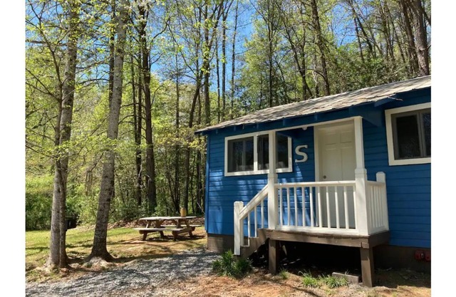 Seed Cabin at Bleu Canoe Campground - 2bed/1bath