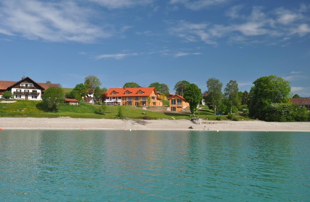 Seehotel und Appartements Schnöller