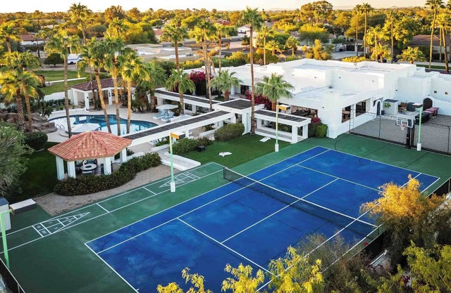 Seen on TV: Sport/Game Court, Pool, Hot Tub, Chef’s Kitchen, water slide - Celebrity Hideaway