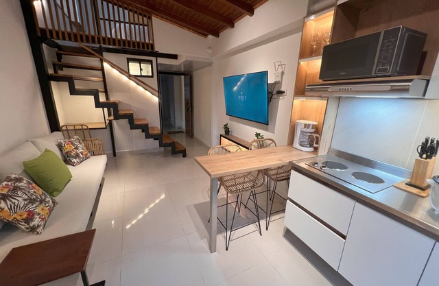 SELECT Medellin-303-1-bedroom apartment with AC and WiFi- Near El Poblado