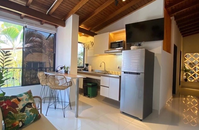 SELECT Medellin 304-Cozy 1-bedroom apartment with AC and WiFi-Near El Poblado