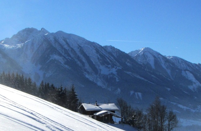 Self-catering hut with art studio in the mountains