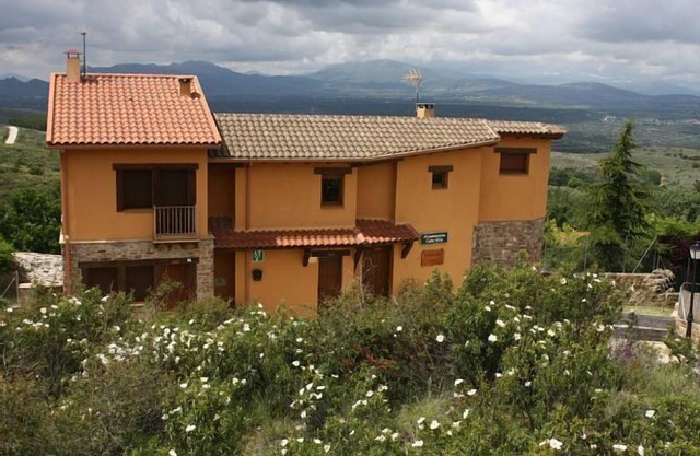 Self catering El Esguizaro for 4 people