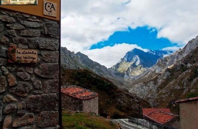 Self catering cottage La Cabaña del Valleyu for 2 people