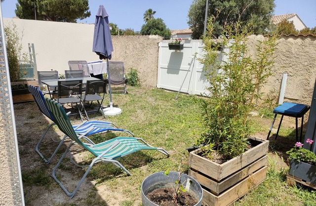 Self-contained apartment in house for 2 people, air-conditioning, garden, wifi.