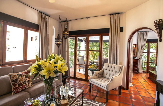 Selva Romantica, Casa Daphne - Local Mexican Designer Condo