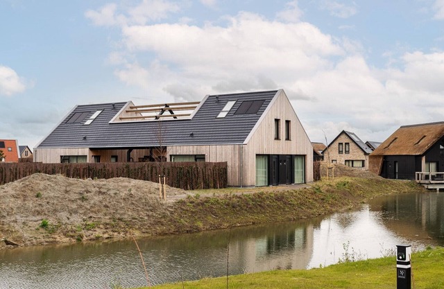 Semi-detached accommodation for 2 people