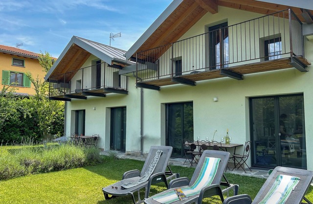 Semi-detached house Casa Laghee Breva