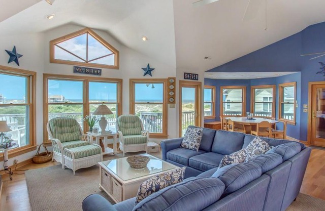 Semi-Oceanfront, Close to Beach Access, Private Pool, Hot Tub, 109, Happy Ours