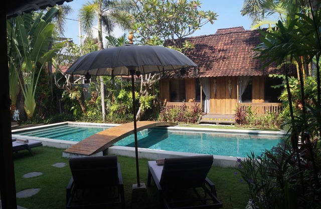 SEMINYAK - Beautiful 4BR Villa near Beaches and Shops