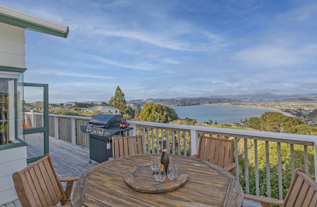 Sensational on Centennial - Whitianga Holiday Home