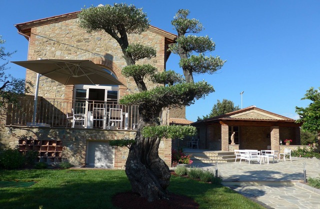 Sensationall tuscan property with uptown furnishing