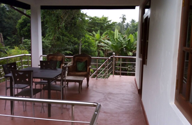 Senuri Home stay