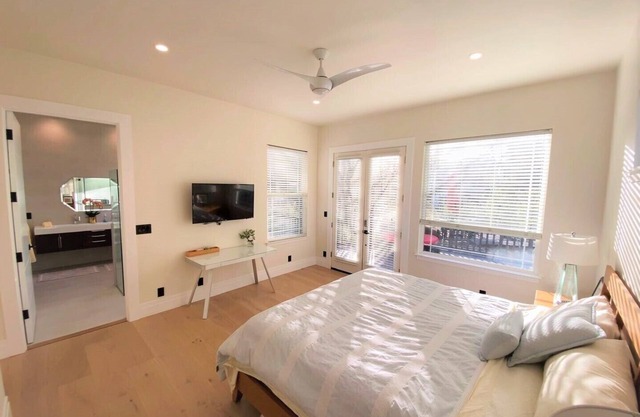 Separate Entrance, Private New Suite + Bath+ Patio