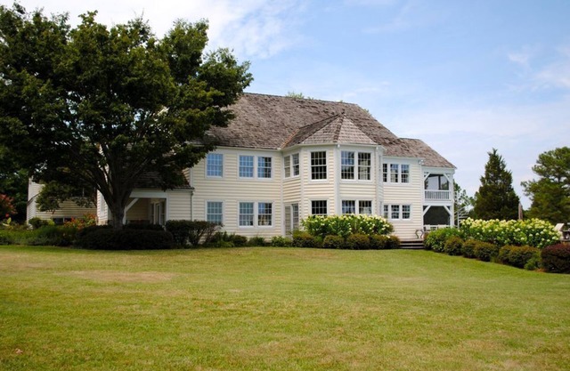 September Splender! Waterfront ,Pool, Dock, Hot Tub.A Luxury VIP Vacation Rental