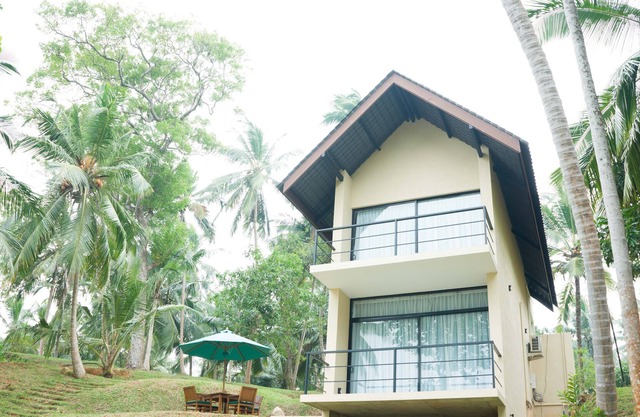 Serendipity Lake - Luxury Villa by the Lake