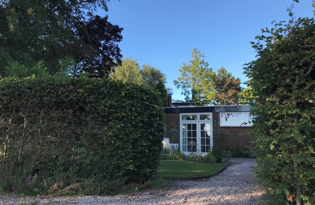 Serene 2-bedroom apartment with WiFi in 't Zand