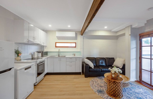 Serene 3-Bedroom Inner-City Retreat @Highgate Hill