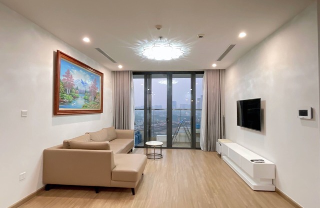 Serene 4-bedroom apartment with AC in Vinhomes Skylake